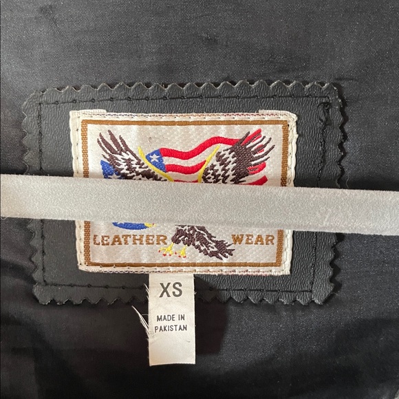 Leather Wear XS Black Leather Vest w/ Fringe Rose - Picture 2 of 5